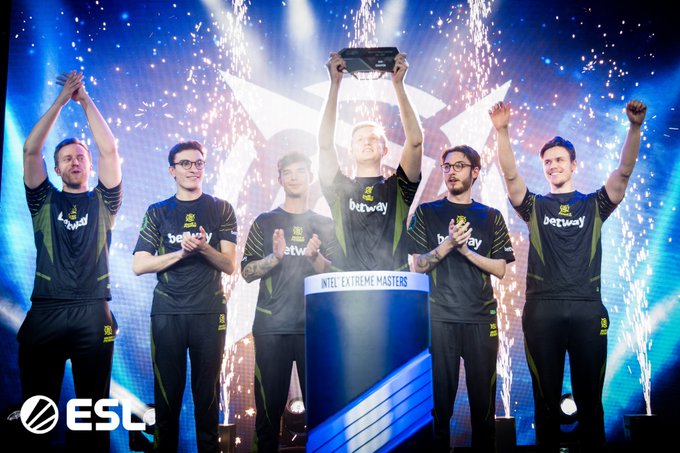 是很多彩民 是很多彩民